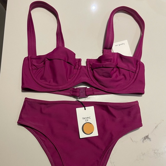 Gorgeous Tropic of C ajuma set in berry (never worn). - Picture 2 of 7